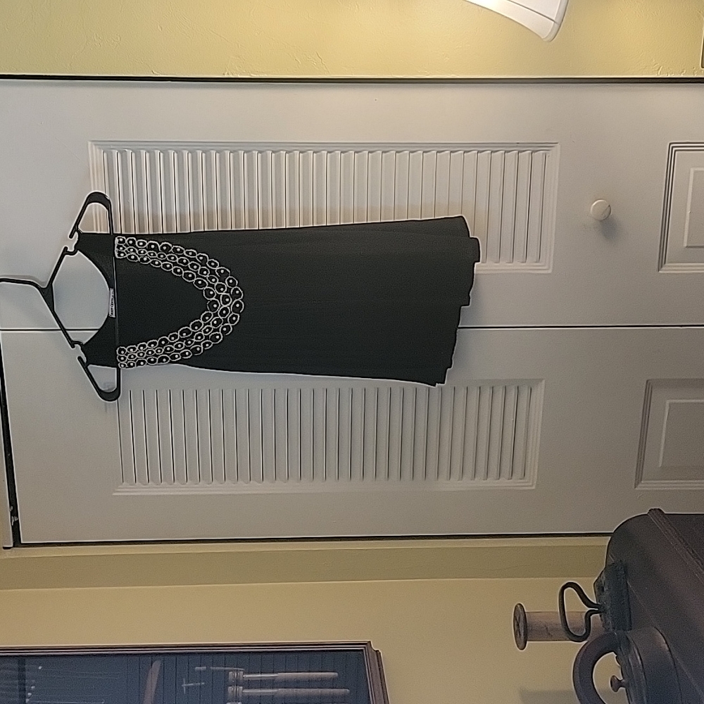 Black tank embroidered with roses and pearls